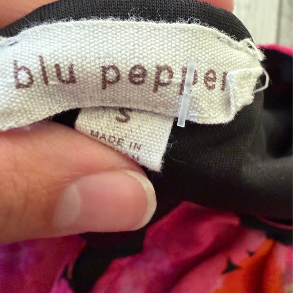 NWOT Blu Pepper Floral Cinched Waist blouse size small - Picture 5 of 10